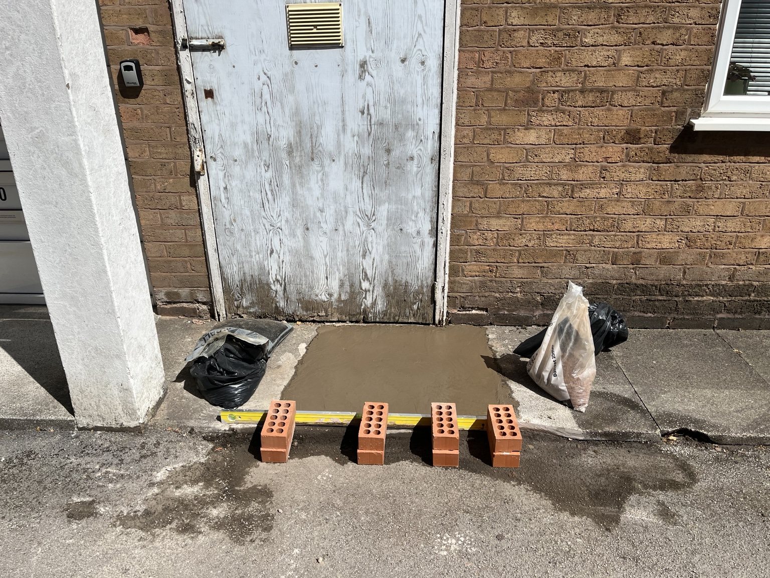 Concrete threshold after repair